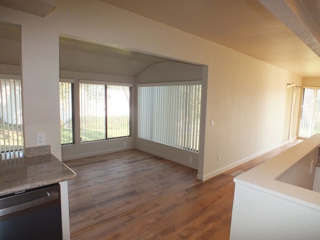 Building Photo - Cameron Park 2/2.5 2500 sf home on the golf course - Fully remodeled!