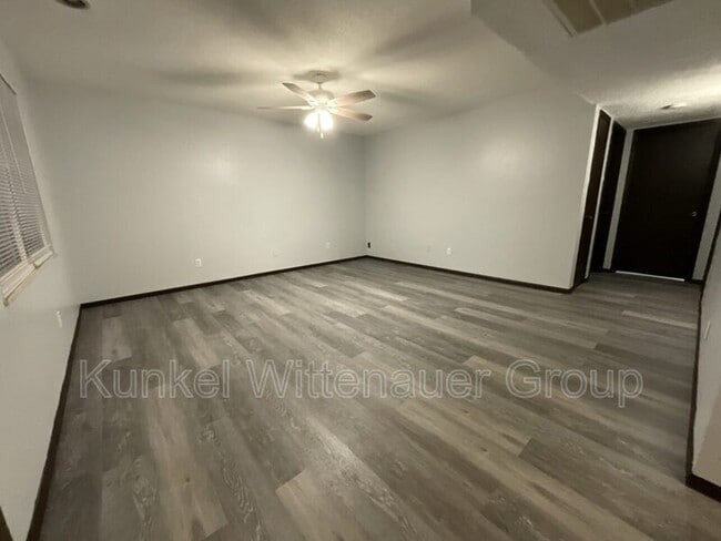 Building Photo - 1320 N 1st St