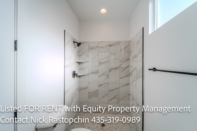 Building Photo - 3041 E 2220 S