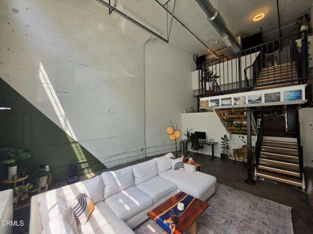 Building Photo - 200 N San Fernando Rd