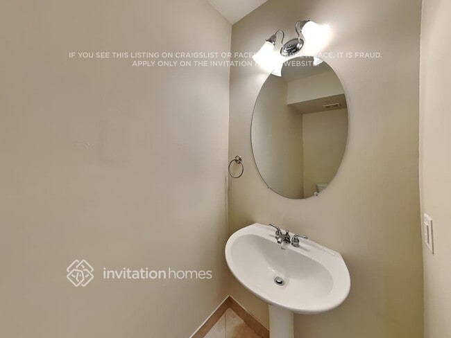 Building Photo - 187 E Thatch Palm Cir