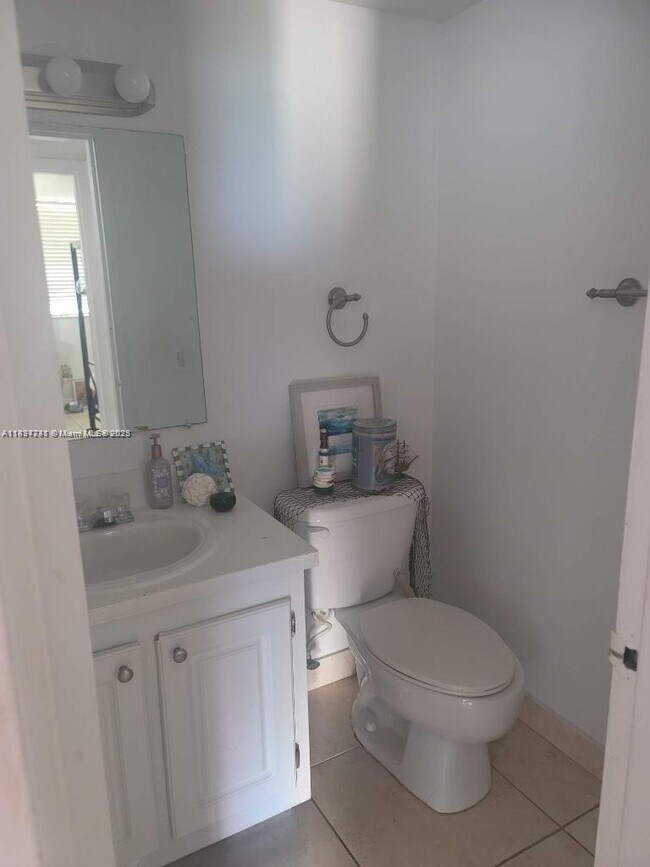 Building Photo - 1805 Sans Souci Blvd