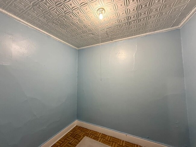 Building Photo - 164 Griffith St