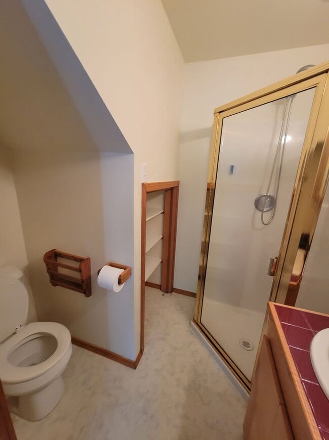 Building Photo - Storybook Cottage with Utilities Included!!
