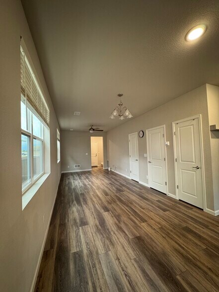 Building Photo - 775 Great Plains Ave