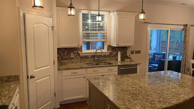 Building Photo - 3441 S Beaver Ln