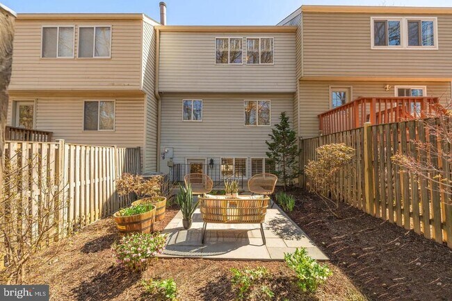 Building Photo - 6003 Chicory Pl