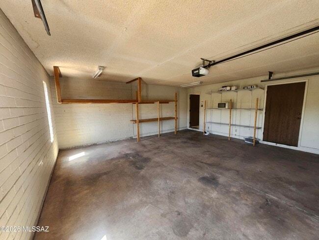 Building Photo - 4841 N Paseo Presidio