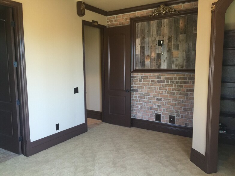 Building Photo - 220 Geneva Ave