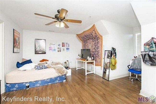 Building Photo - 3 br, 2 bath House - 1502 Harwich Dr., Unit C