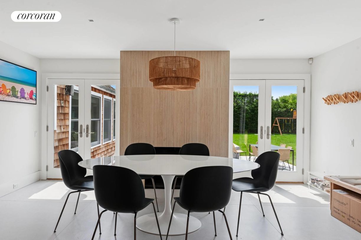 Building Photo - 25 Jobs Ln