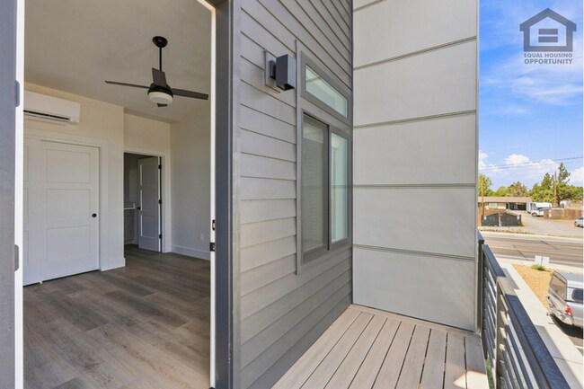 Building Photo - 2Bed/2.5Bath 2-Story Luxury Condo in Redmond, OR! -- BRAND NEW! NEVER LIVED IN!