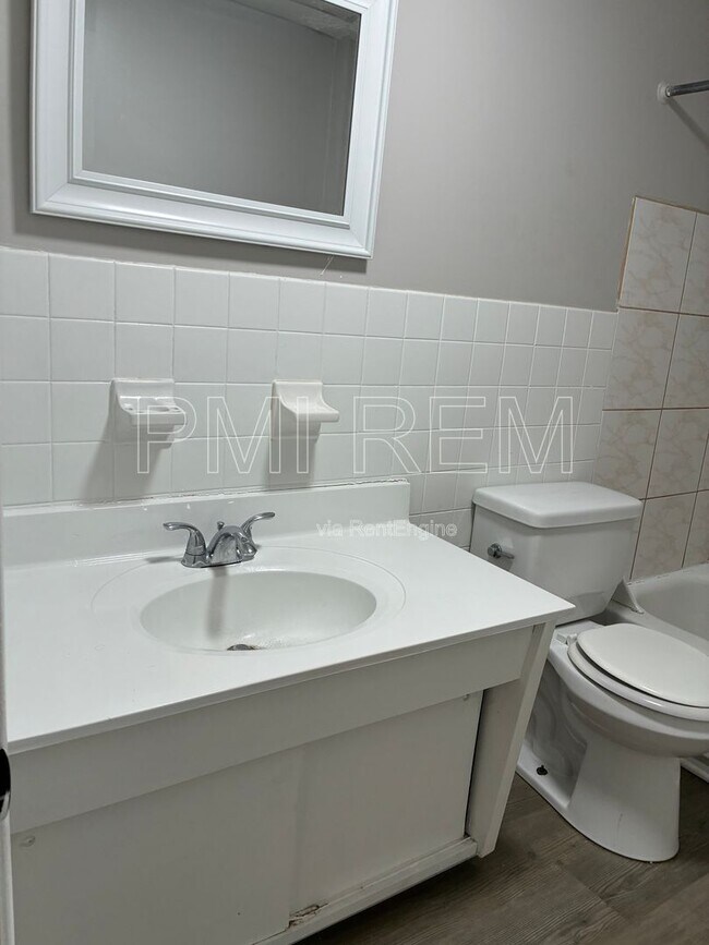 Building Photo - 14221 Triskett Rd