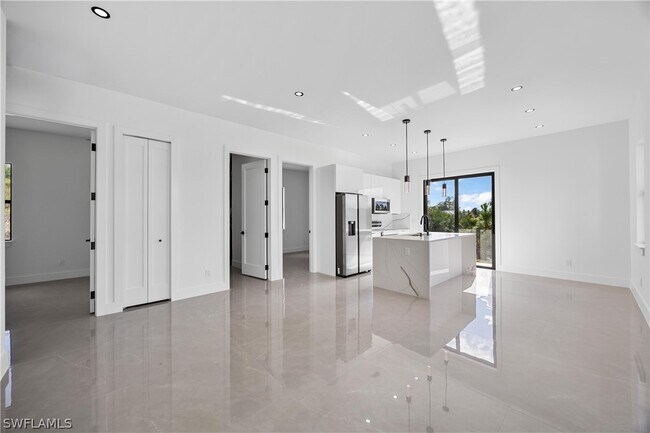 Building Photo - 1057 Halby Ave S