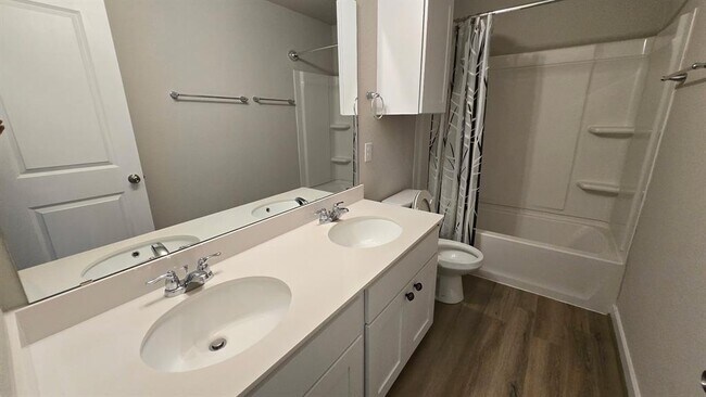 Building Photo - 602 Pearly Eye Dr