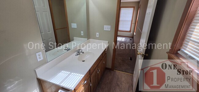 Building Photo - 4 Bedroom, 2.5 Bathroom home in Belton!