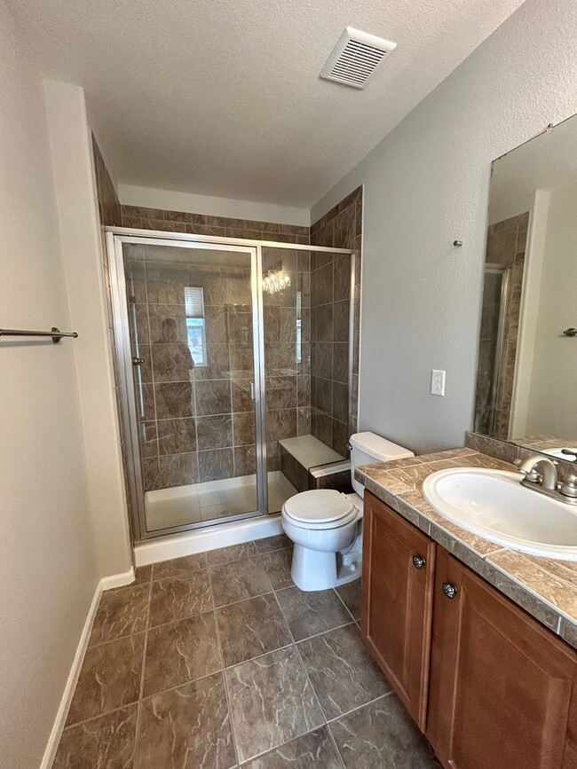 Building Photo - Well Maintained Townhouse in Highlands Ranch