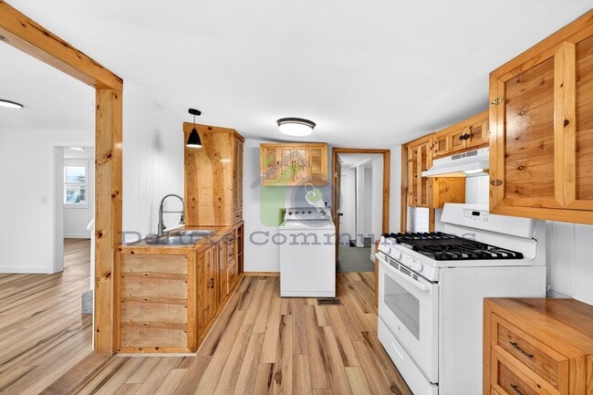 Building Photo - 3 Bedroom Single Family Home- Wyoming- Completely Remodeled!!!