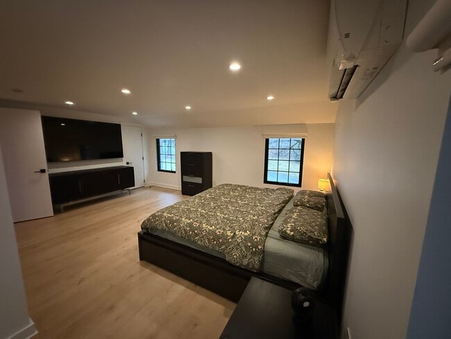 Building Photo - 204 Datura Dr