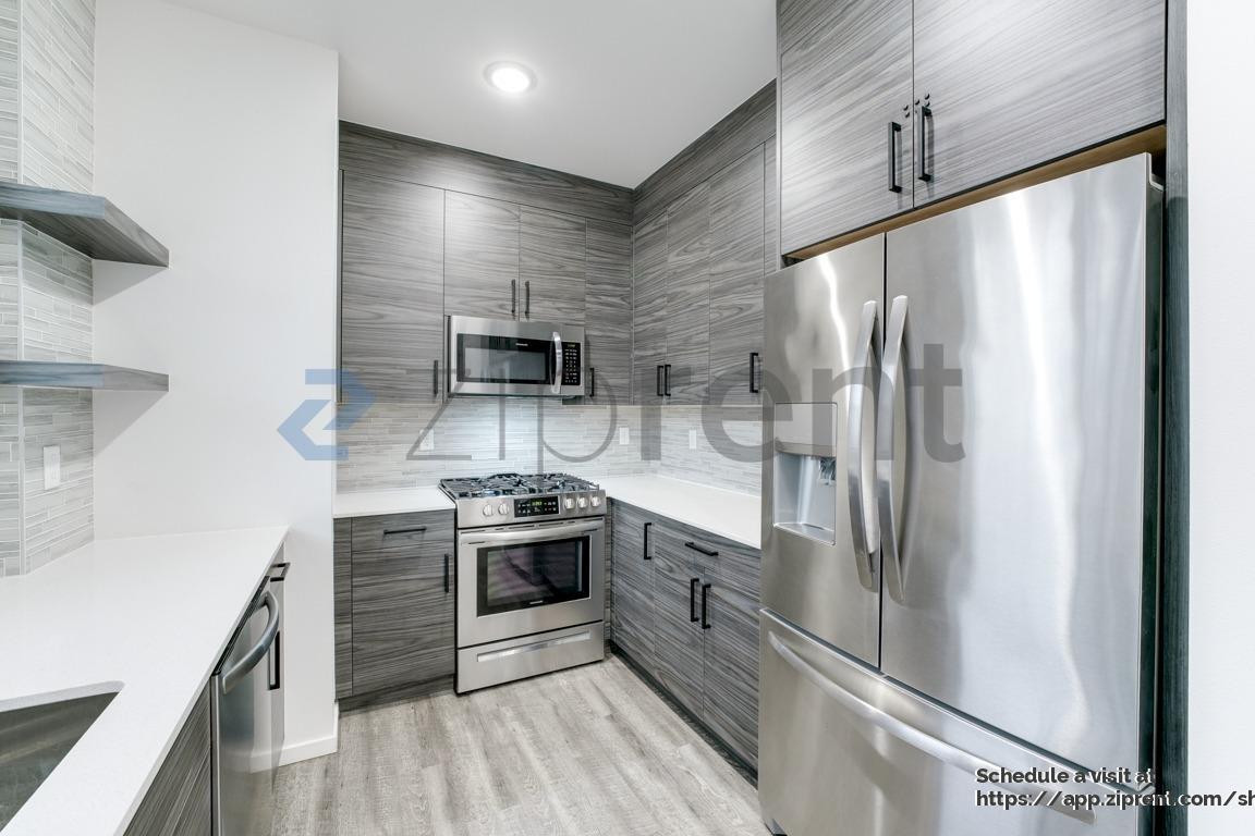 Building Photo - 539 S Cloverdale St