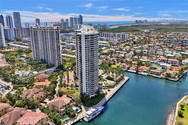 Building Photo - 1000 E Island Blvd