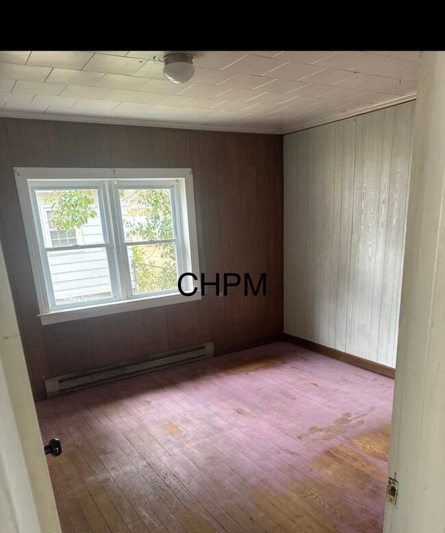 Building Photo - 916 Maple St