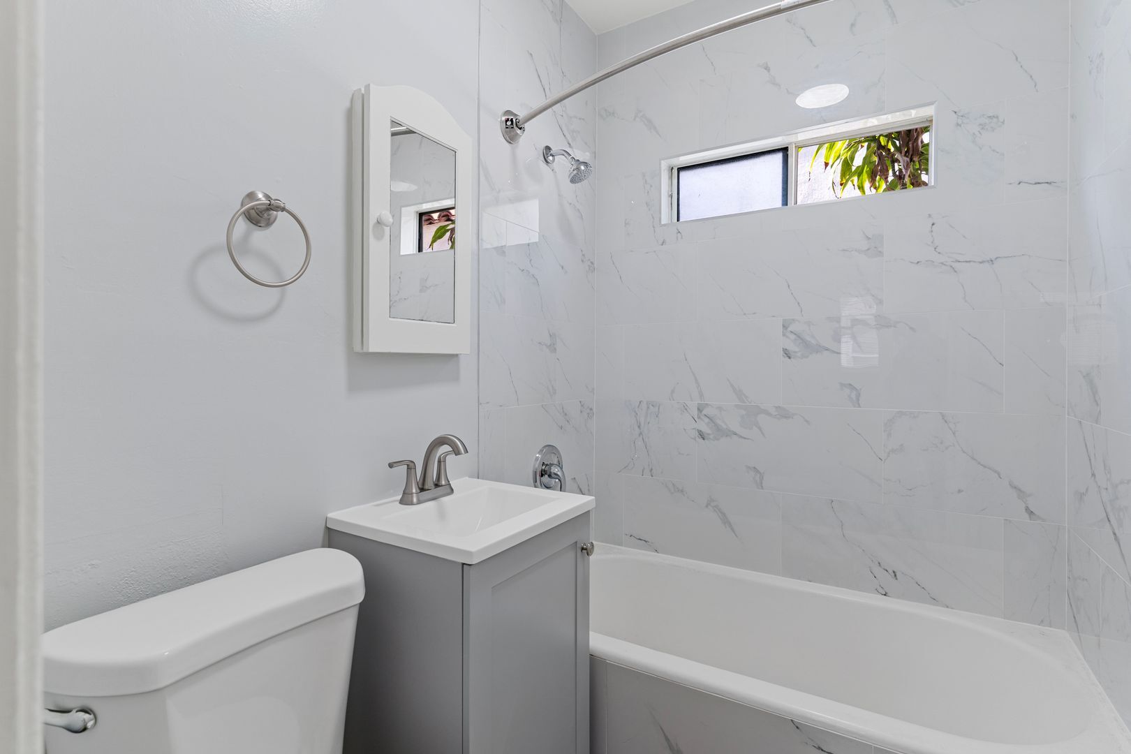 Building Photo - 1109 Loma Ave