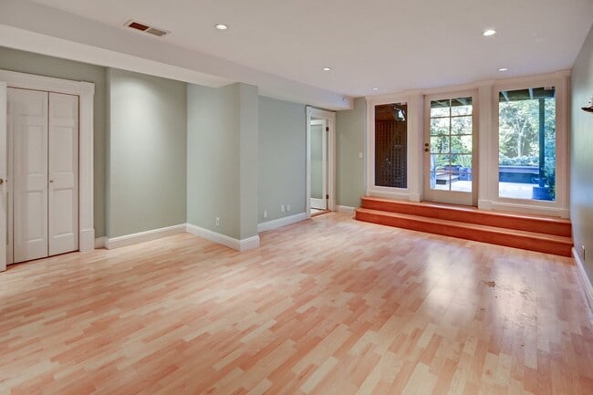 Building Photo - Your home sweet home in San Francisco is in the Noe Valley Neighborhood!