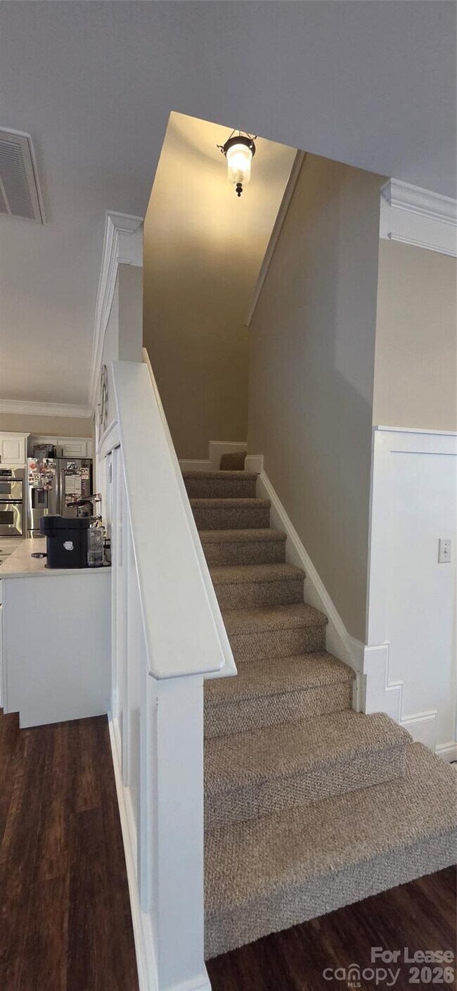 Building Photo - 2120 Maple Tree Ct
