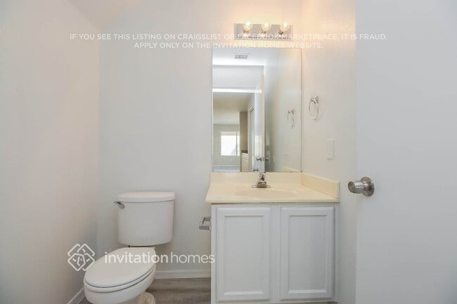 Building Photo - 696 N Coral Key Ave