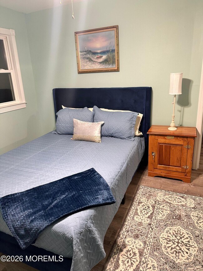 Building Photo - 3 E Central Ave