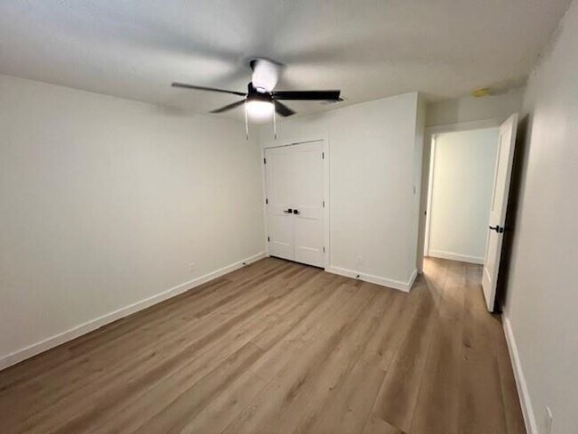 Building Photo - Allandale Place / Culdesac / Refrigerator / Washer/Dryer / Fenced Yard