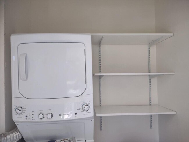 Building Photo - 18081 SE Country Club Dr