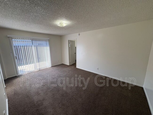 Building Photo - 941 S Demaree St