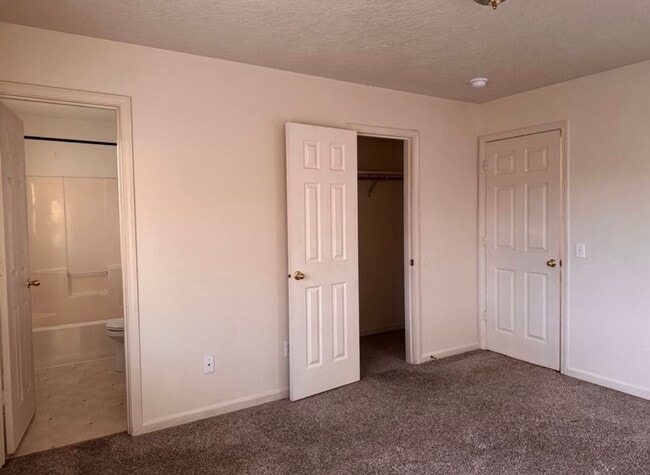 Building Photo - 655 Arthur Ave