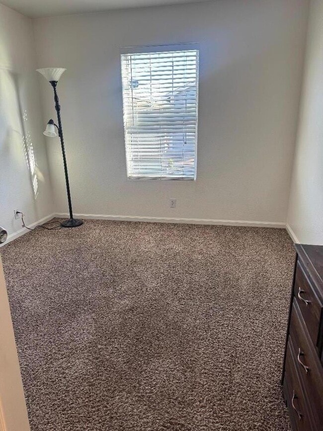 Building Photo - 624 Gardenia Pl