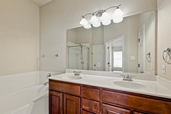 Building Photo - 49 White Magnolia Cir
