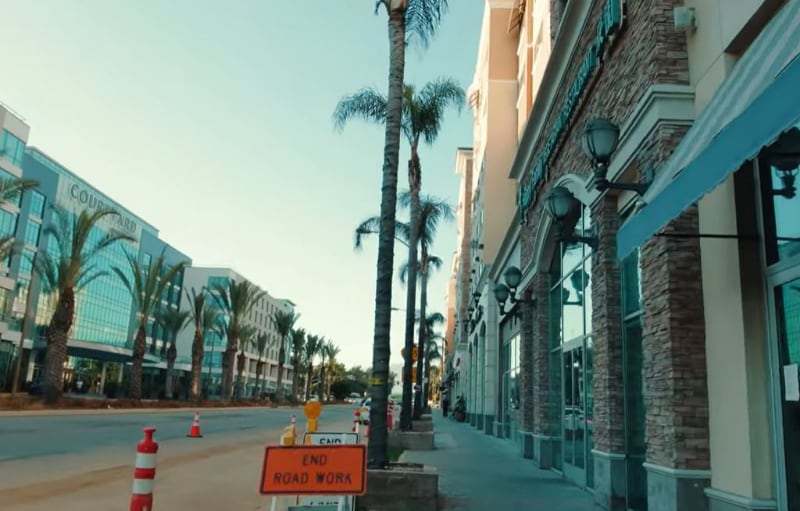 Building Photo - 909 W Hellman Ave