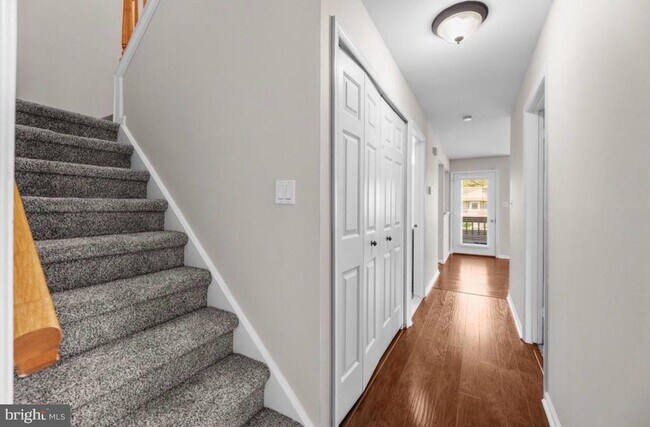 Building Photo - 3204 Danbury Ct