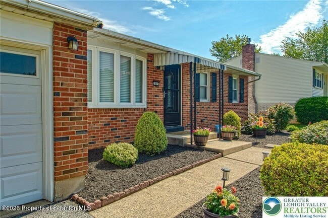 Building Photo - 2809 Green Acres Dr
