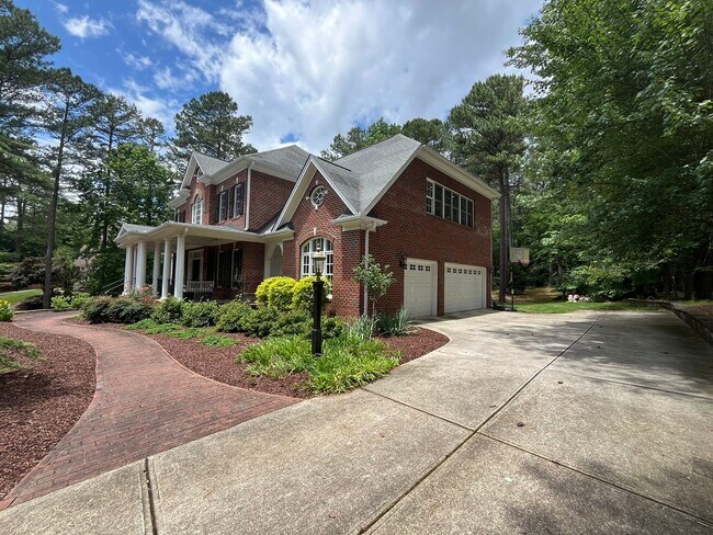 Building Photo - Incredible 4BD, 6.5BA Raleigh Home Near Fa...
