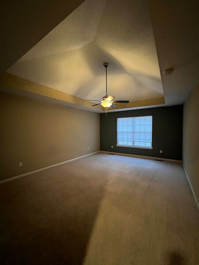 Building Photo - Great location in Nixa 3 bedroom 2 full bathrooms