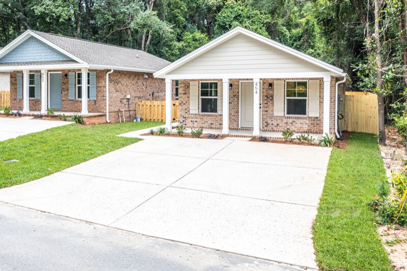 Building Photo - 454 Reeves St