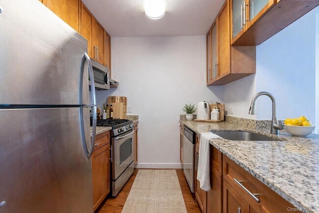 Building Photo - 40-28 College Point Blvd