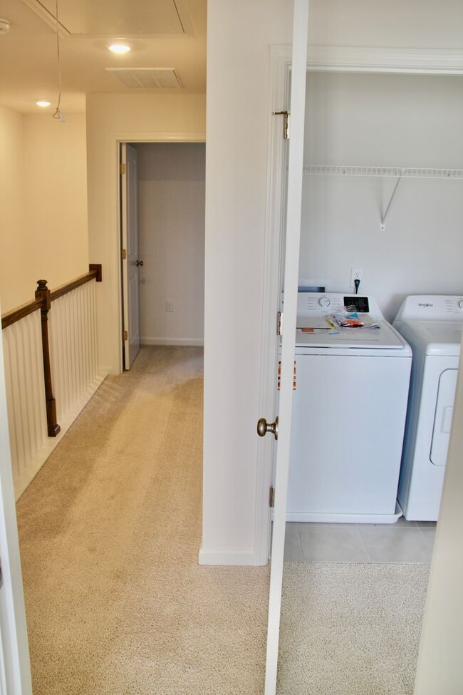 Building Photo - 466 Blair Rd