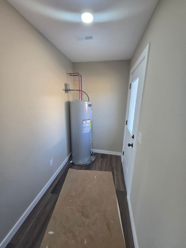 Building Photo - 328 Wilson Hurst St