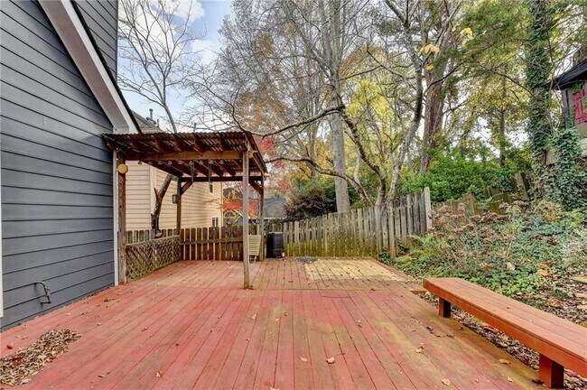 Building Photo - 1112 Ashbury Dr