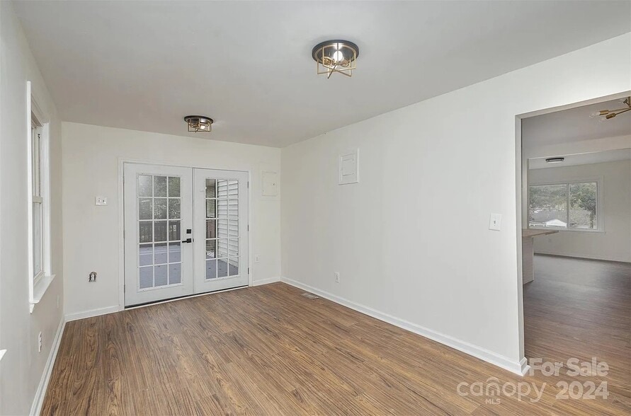 Building Photo - 525 Arlington Cir NW