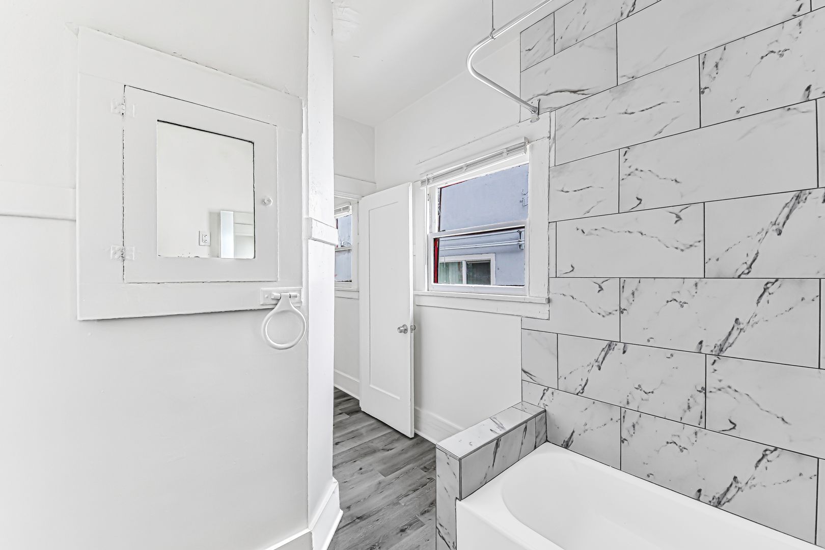 Building Photo - 1045 E 4th St