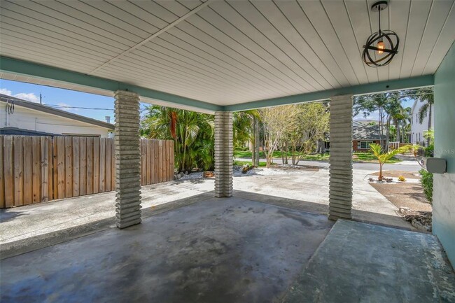 Building Photo - 610 Bosphorous Ave